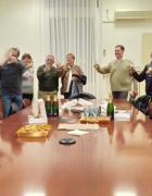 L´Alcadesa Marta Farres ens va fer entrega d´un cuadro fet per un artista i pintor de Sabadell del pessebre de la ciutat.